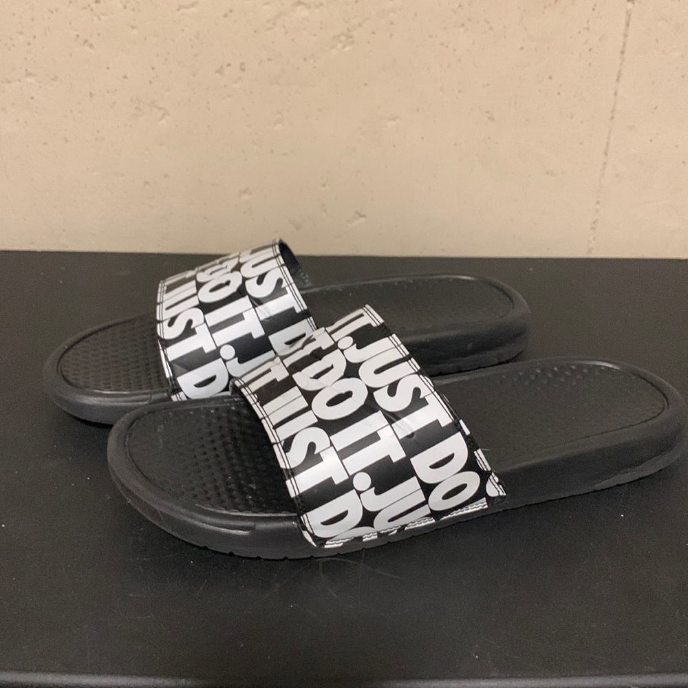 Nike slides in size 11